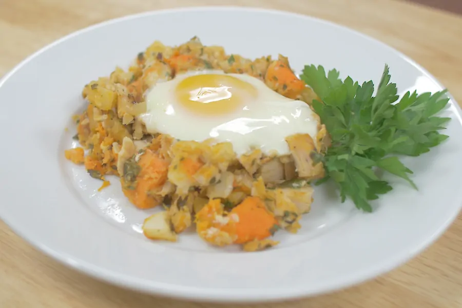 turkey-sweet-potato-hash-with-egg